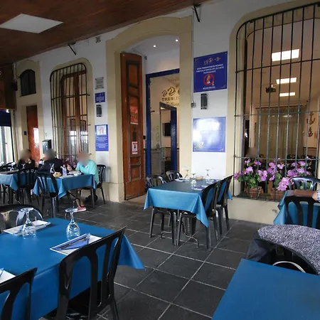 Hotel Tres Leones